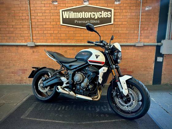TRIUMPH TRIDENT 660 